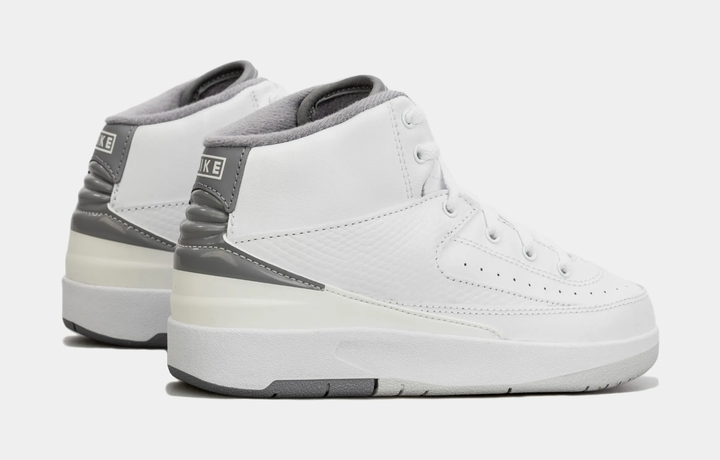 Air Jordan 2 Retro Cement Grey Preschool Lifestyle Shoes (Grey/White)