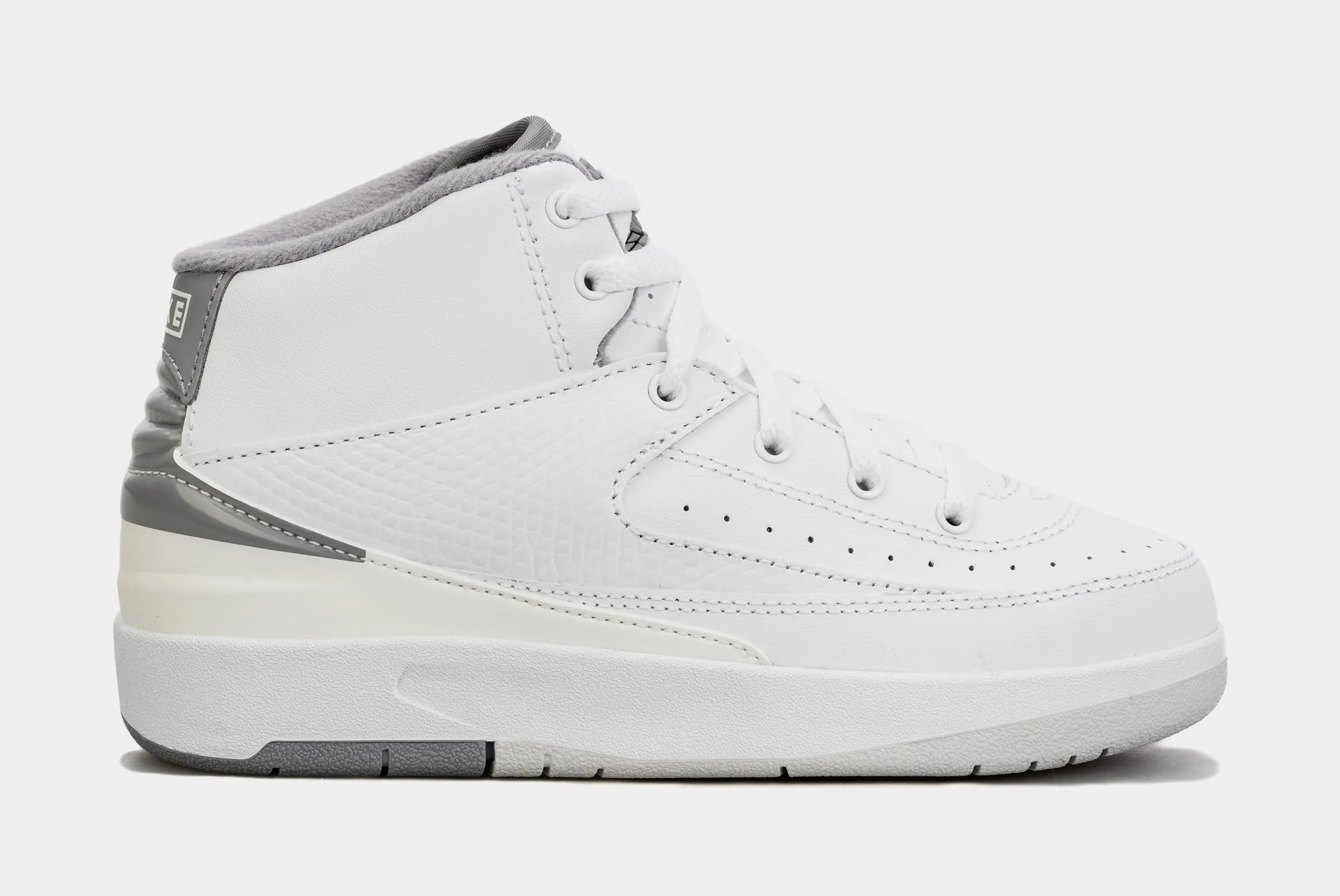 Air Jordan 2 Retro Cement Grey Preschool Lifestyle Shoes (Grey/White)