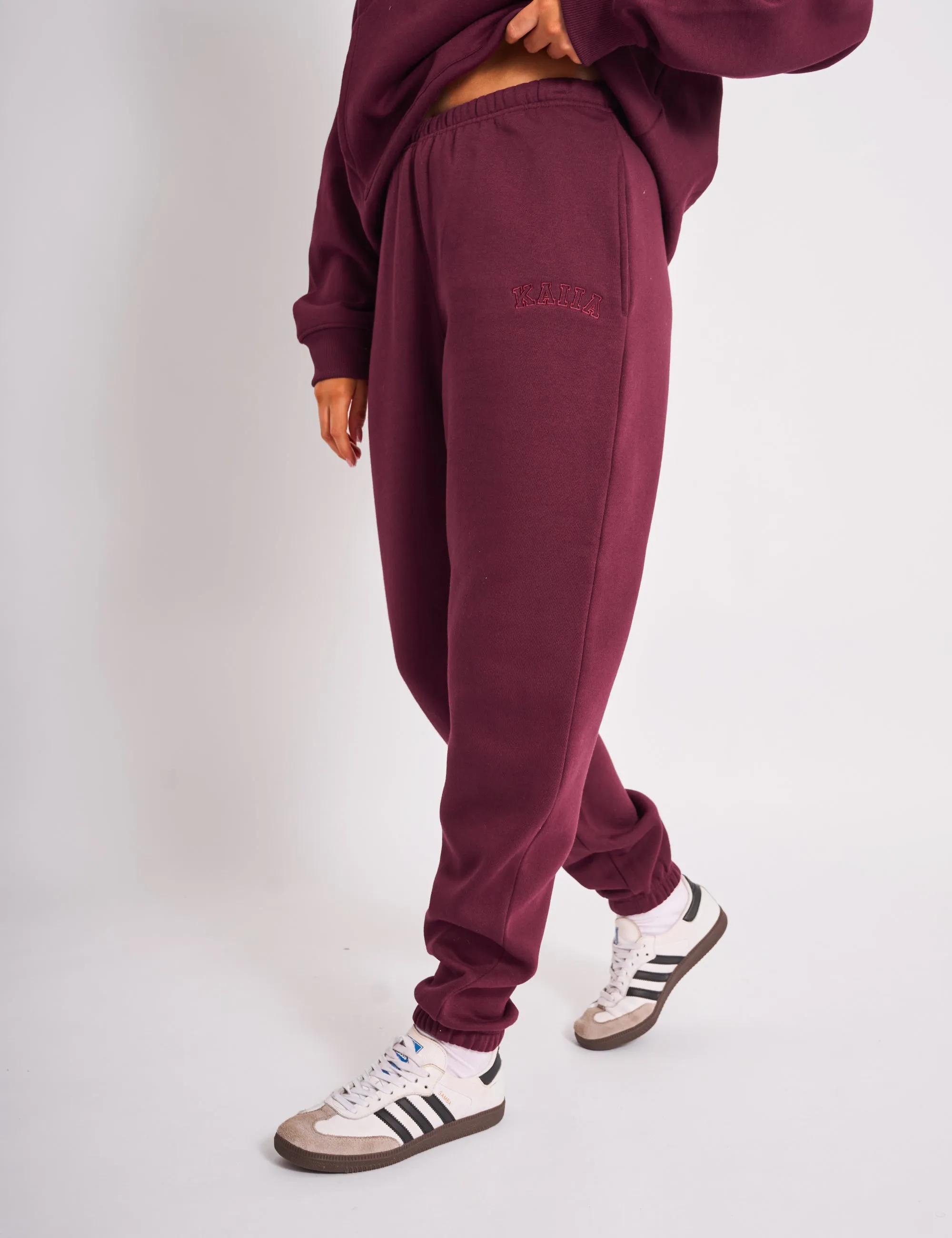 Kaiia Logo Cuffed Joggers Plum