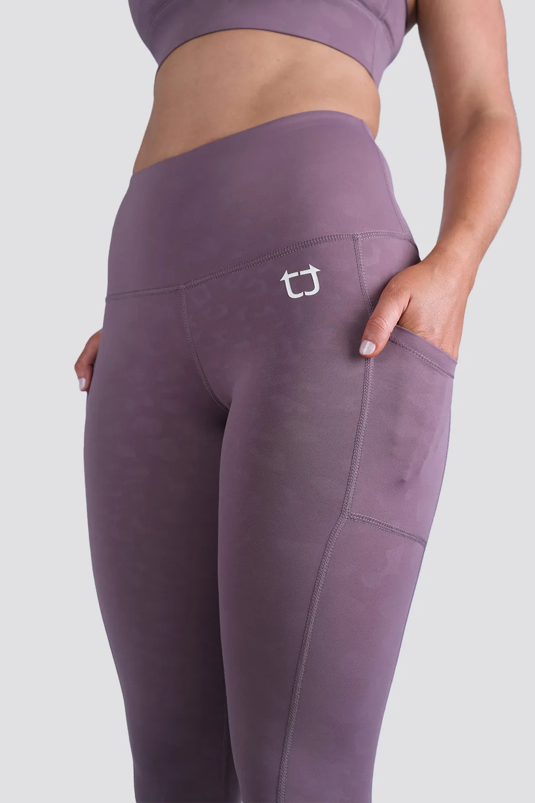 Knurling Leopard 7/8 Highwaisted Leggings - Lilac